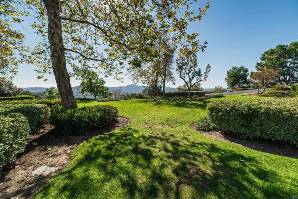 2466 Bear Rock Gln, Escondido, California 92026 home-pic-67